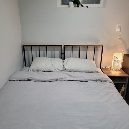 Guest House Basement - Master Bedrooms In Bayview Village Toronto Eksteriør billede