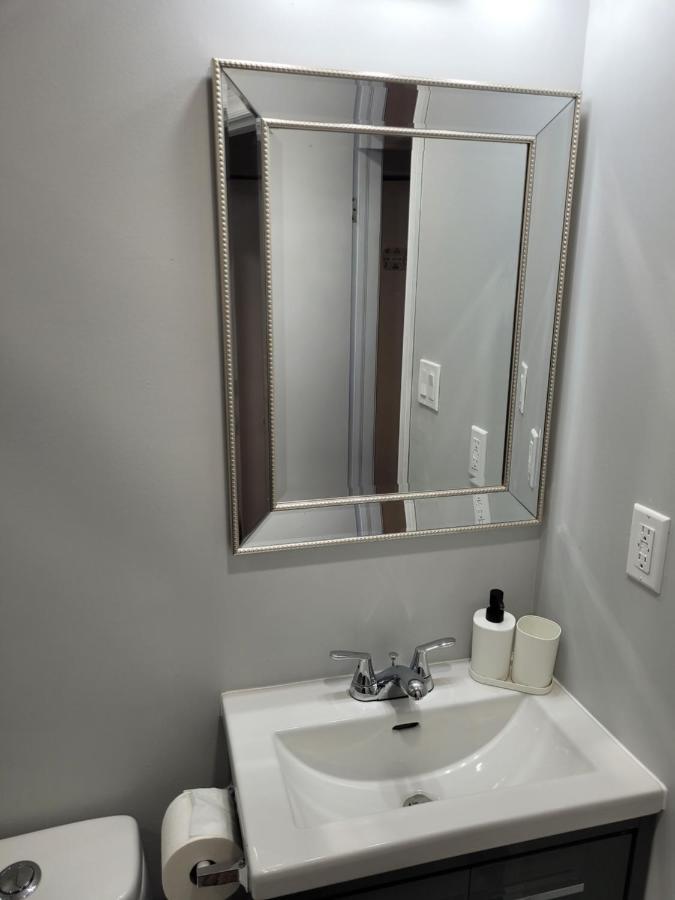 Guest House Basement - Master Bedrooms In Bayview Village Toronto Eksteriør billede