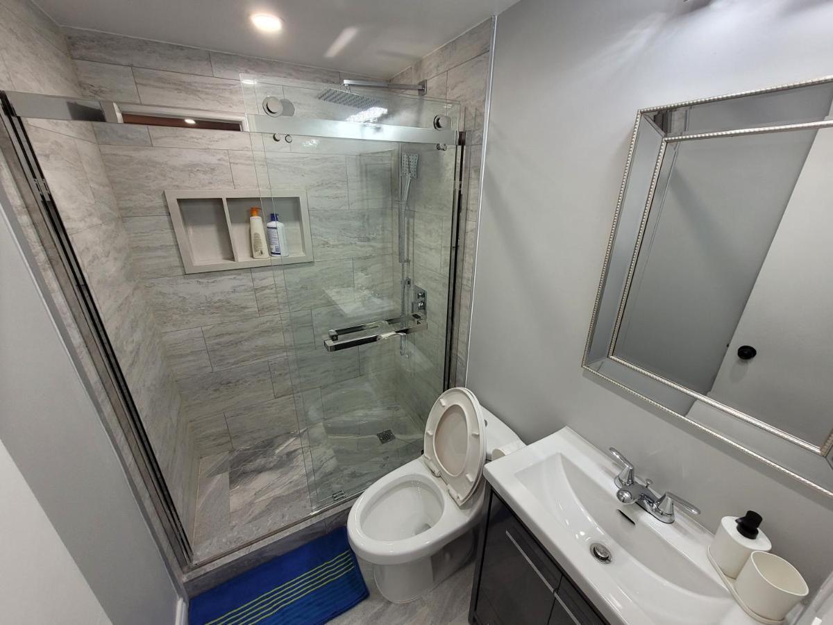 Guest House Basement - Master Bedrooms In Bayview Village Toronto Eksteriør billede