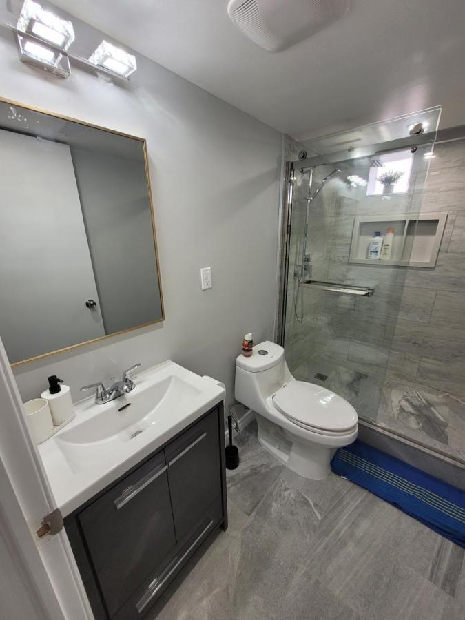 Guest House Basement - Master Bedrooms In Bayview Village Toronto Eksteriør billede