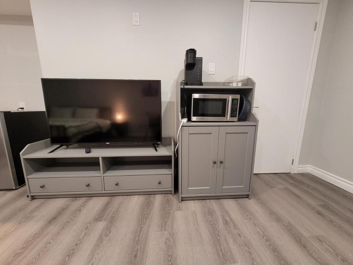 Guest House Basement - Master Bedrooms In Bayview Village Toronto Eksteriør billede